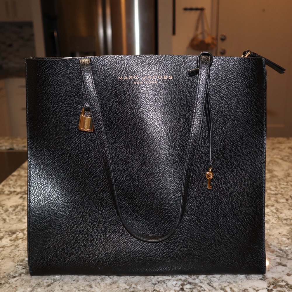Marc Jacob’s purse - black leather